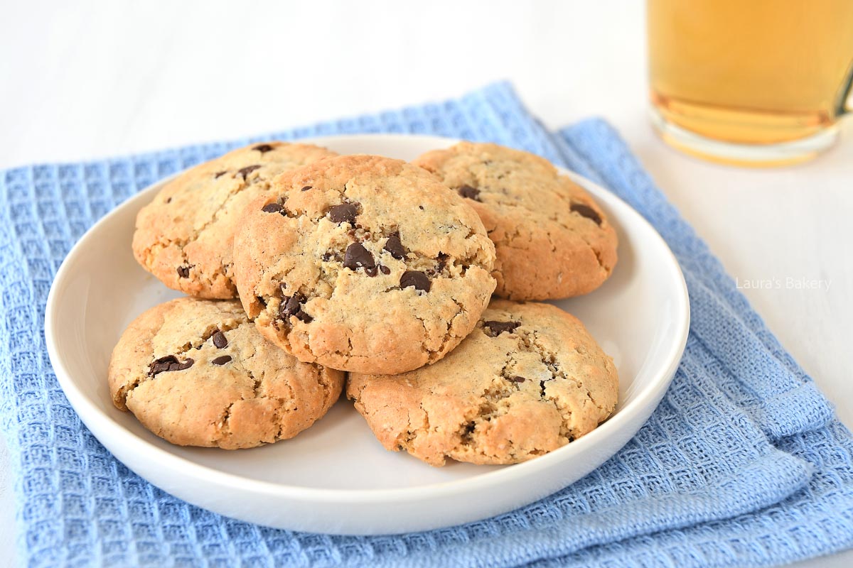 Chocolate chip oatmeal cookies-3