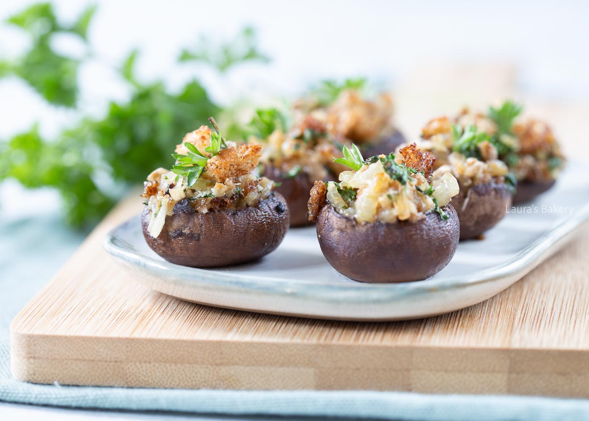 Classic stuffed mushrooms-1