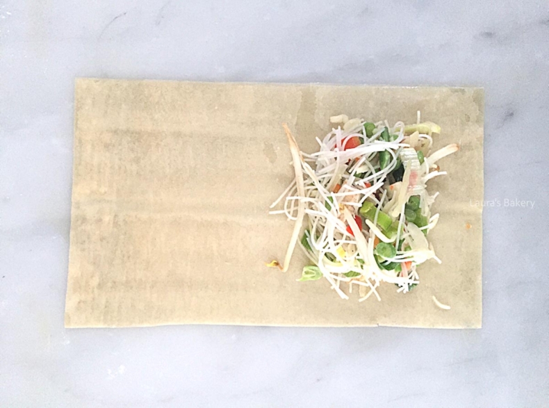 How to fold spring rolls