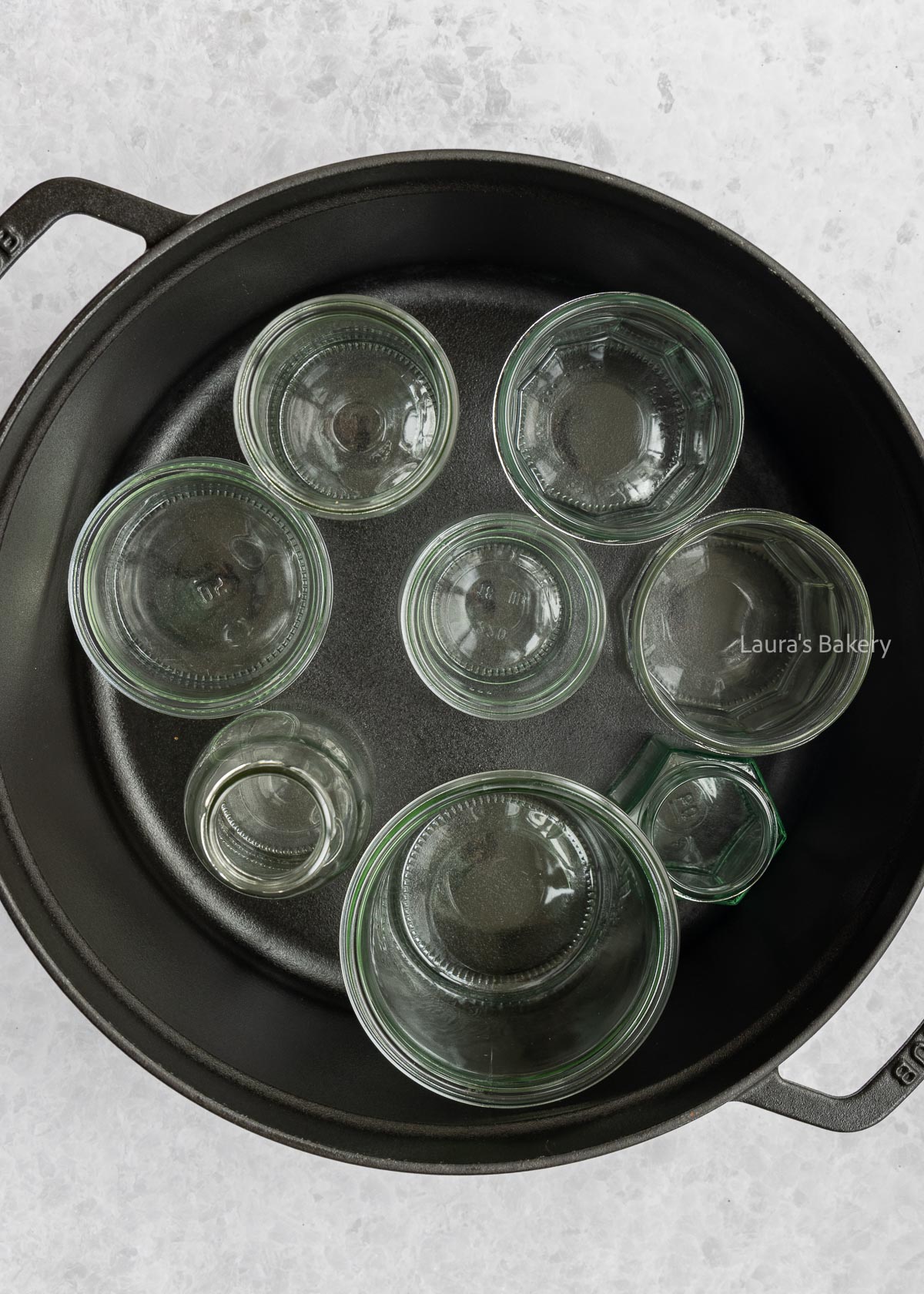 Sterilizing jam jars-1
