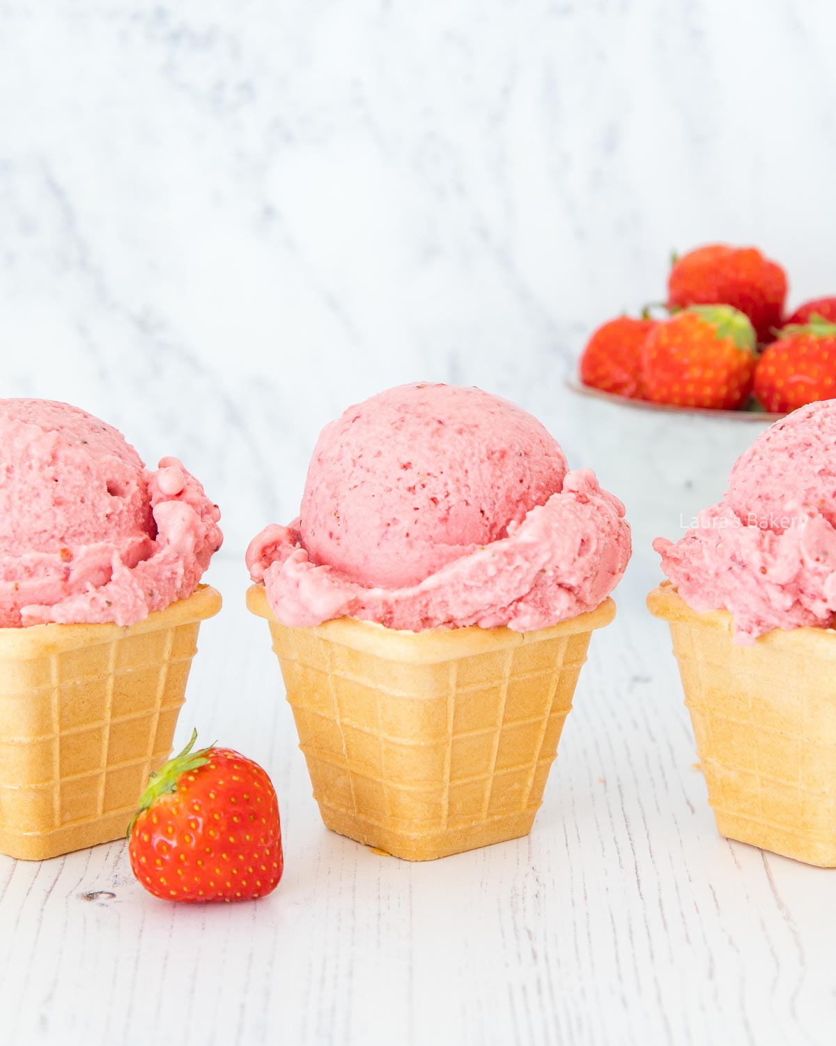 Strawberry frozen yogurt-2