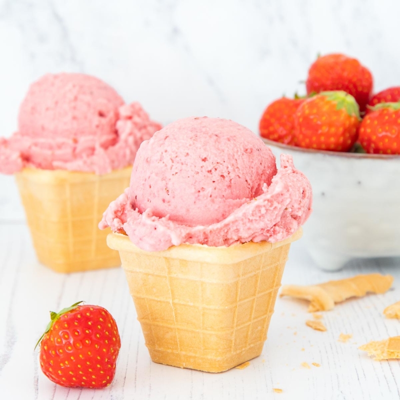 Strawberry Frozen Yogurt