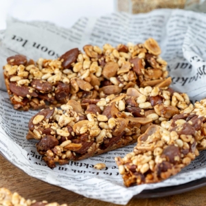 Homemade nut bars