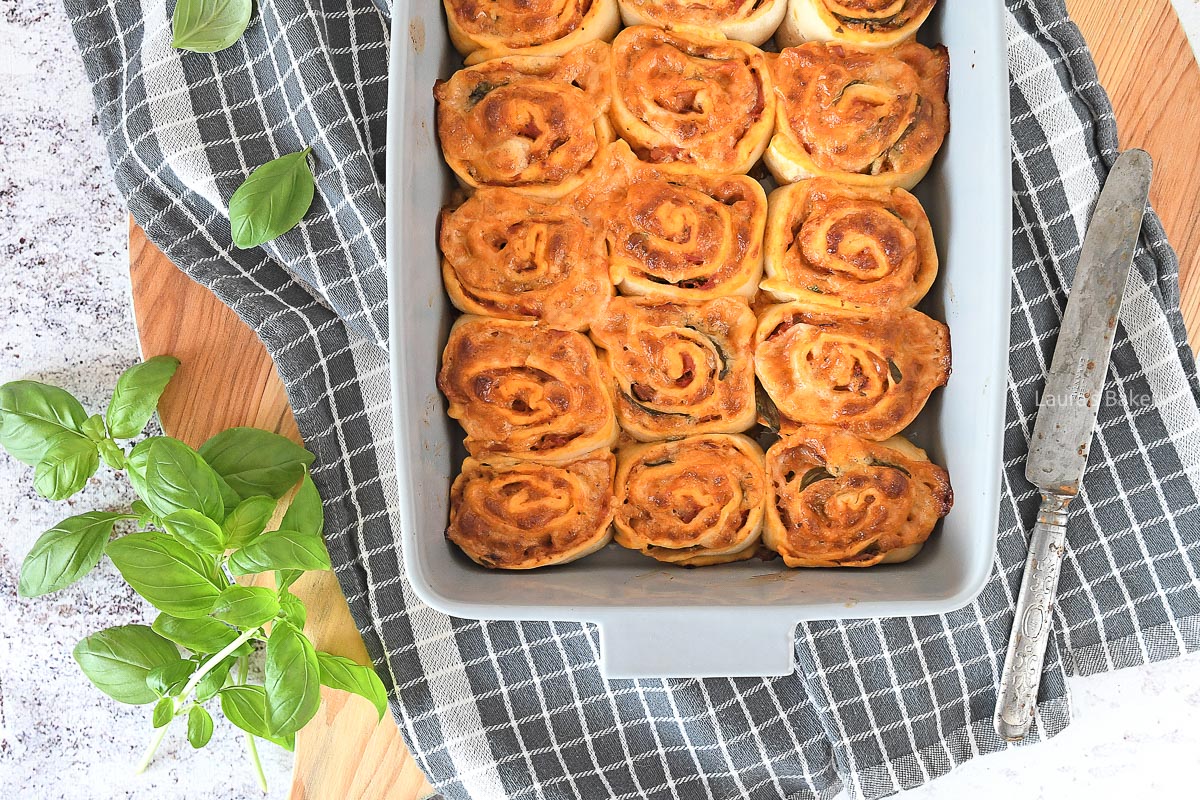 Pizza rolls-2