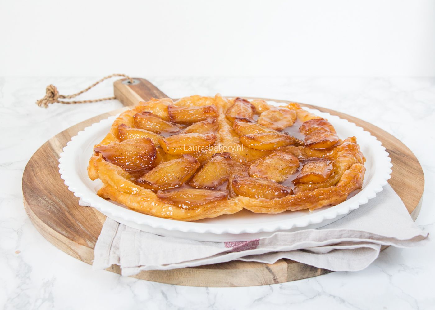 Apple tarte tatin
