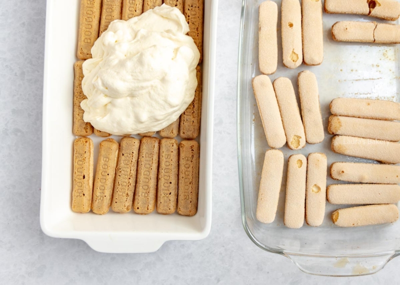 Add the mascarpone on top of the ladyfingers