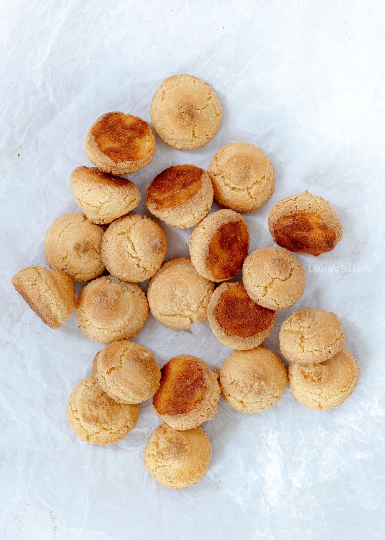 Dutch bitterkoekjes