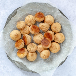 Dutch bitterkoekjes